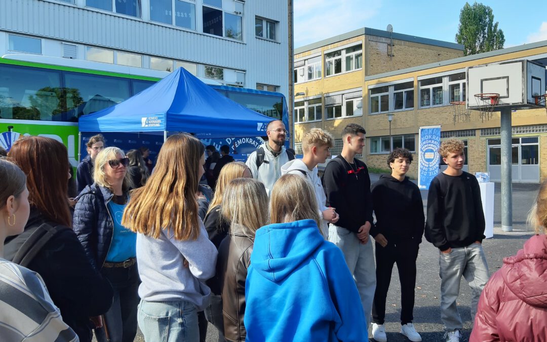 Im Demokratiebus